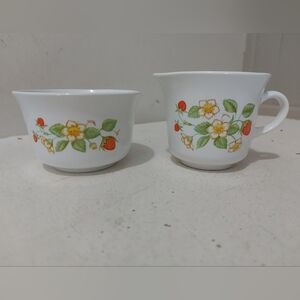 Vintage Corelle by Corning Strawberry Sundae Creamer and open sugar bowl